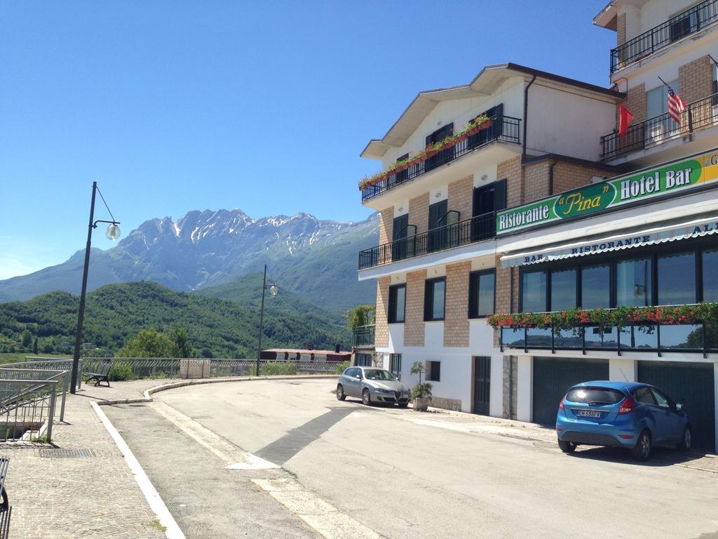 Hotel Pina Ristorante Isola del Gran Sasso dʼItalia Eksteriør bilde