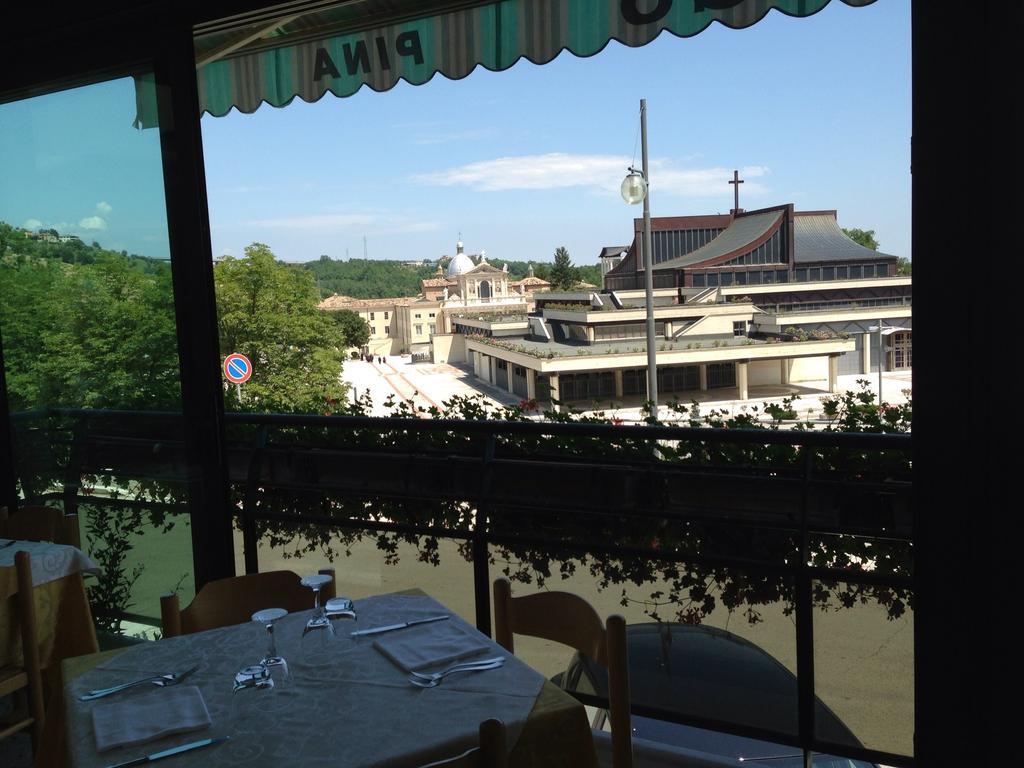 Hotel Pina Ristorante Isola del Gran Sasso dʼItalia Eksteriør bilde