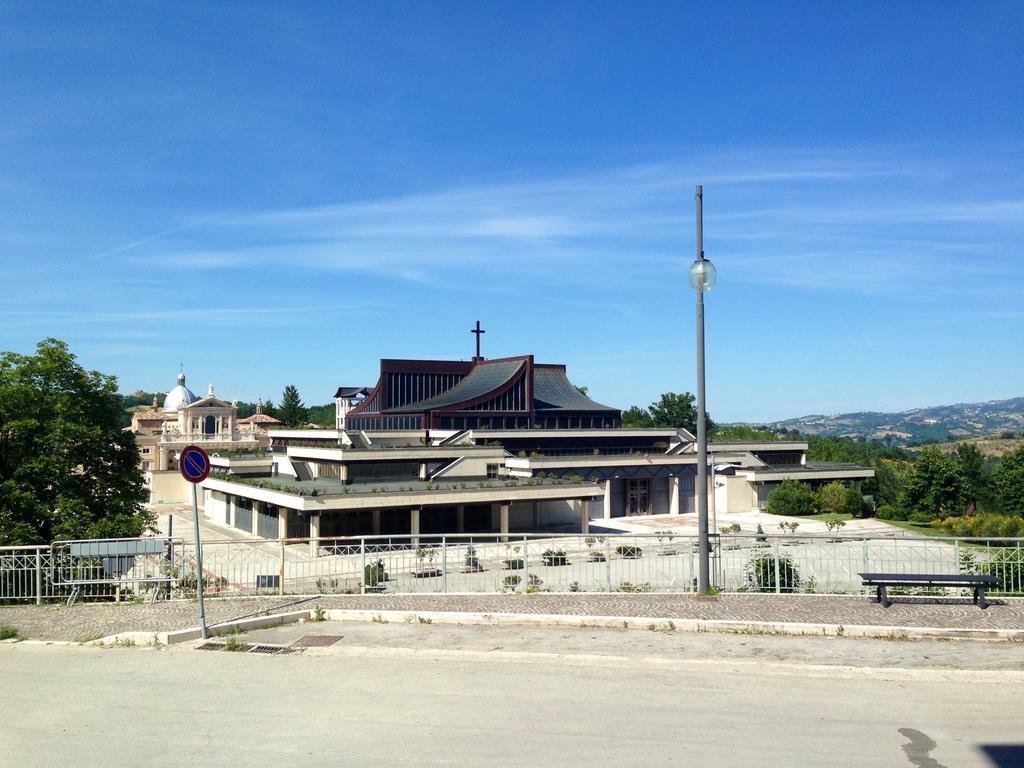 Hotel Pina Ristorante Isola del Gran Sasso dʼItalia Eksteriør bilde